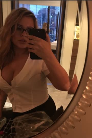 special girl escort Evie